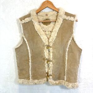 VTG Wilsons Leather Suede Vest Tan Faux Fur Lined Toggle Buttons Boho XL
